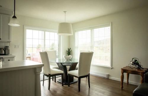 Caroline Maison | SERENE Country Retreat! 6 miles to Ithaca & Hiking