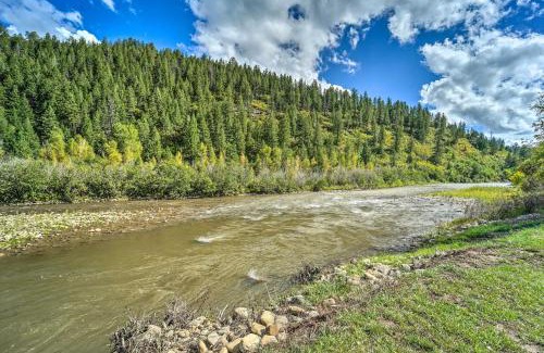 Dolores Maison | Serene Dolores Cabin with Patio and River Access!