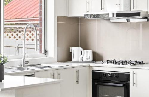 Panania Maison | Serene Double Room in Panania - Close to Stations & Shops - Shared Bathroom