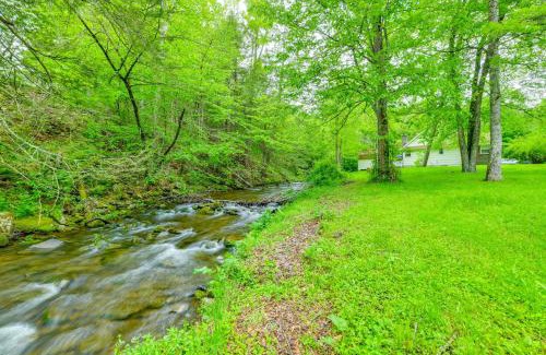 Roscoe Appartement | Serene Duplex with On-Site Brook in Callicoon Center