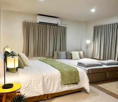 Lat Yao Appartement | Serene Escape 2 mins from SRT Wat Samien Nari