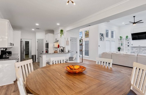 Walden on Lake Conroe Maison | Serene Escape By The Lake 3 Bedroom Home by RedAwning