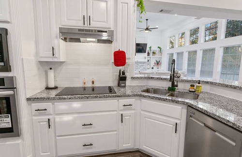 Walden on Lake Conroe Maison | Serene Escape By The Lake 3 Bedroom Home by RedAwning