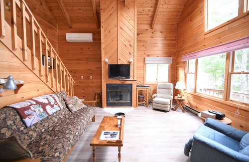 Standish Maison | Serene Frye Island cottage with spectacular mountain and sunset views!
