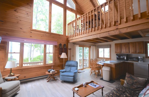 Standish Maison | Serene Frye Island cottage with spectacular mountain and sunset views!