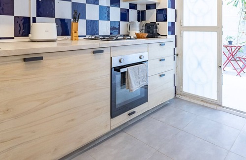 La Seu Appartement | APPARTEMENT CISNEROS - Charmant appartement avec terrasse à côté des tours serrano, 6 personnes