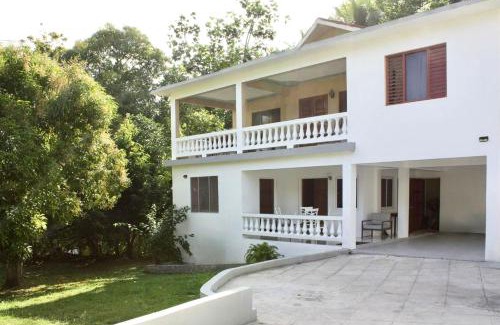 Reading Appartement | Serene Getaway-Newly renovated spacious 2 beds 2 baths