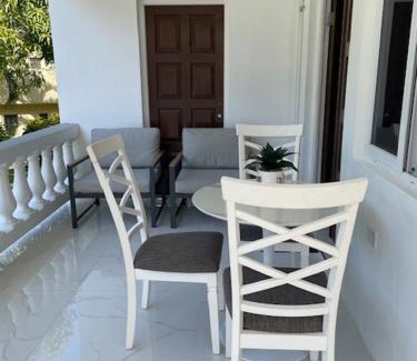 Reading Appartement | Serene Getaway-Newly renovated spacious 2 beds 2 baths