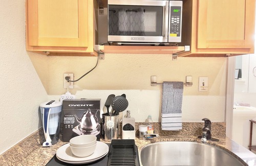 Willow Glen Maison | Serene Guest Suite w/ Private Bath and Kitchenette