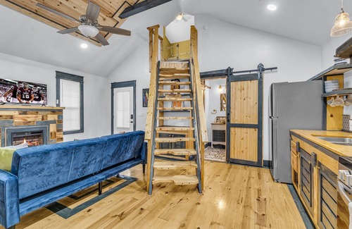 Starkville Maison | Modern Tiny Home: Opulently Unique & Modern