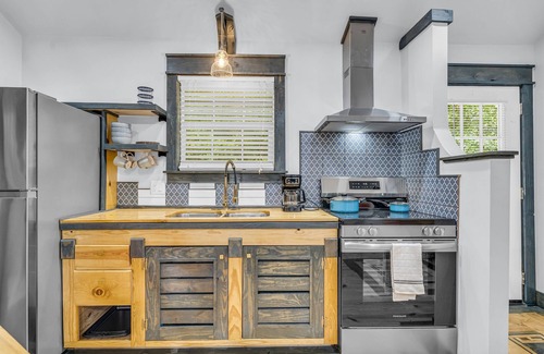 Starkville Maison | Modern Tiny Home: Opulently Unique & Modern