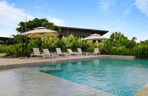 Monterrey Cabine | Serene Hills