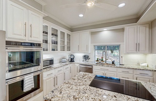 Lakeway Maison | Serene home overlooking Lake Travis with indoor-outdoor living & stunning views