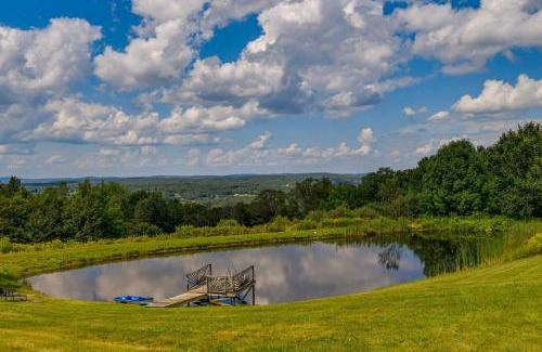 Jefferson Maison | Serene Home with Deck, Pond and Mtn Views in Jefferson