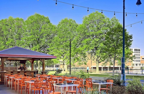 East Cambridge Hôtel | Serene Hotel w/ Indoor Pool and ArtBar Dining Near Harvard