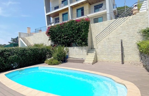 Zambujal Maison | Serene house 2 minutes from Sesimbra beach, very quiet.