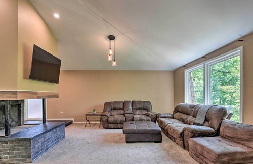 Joliet Maison | NEW! Serene Joliet Home w/ Grill, 3 Mi to Speedway