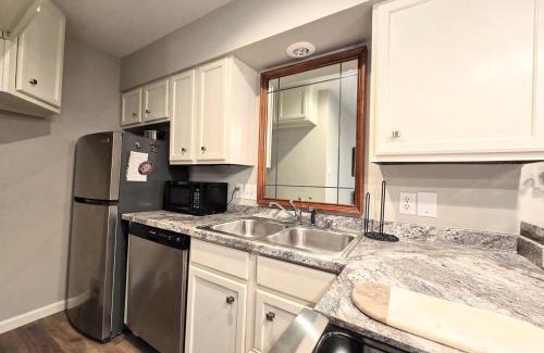 Hot Springs Appartement | Serene Lakefront Retreat
