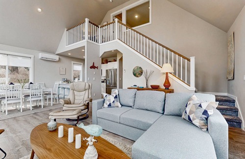 Lummi Island Maison | Serene Lummi Island Retreat with hot tub, stunning water & Mt. Baker Views