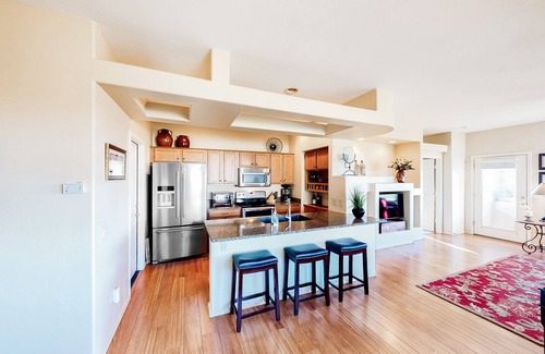 Rancho Vistoso Copropriété | Serene mountain view condo with balcony, patio, washer/dryer, & board games