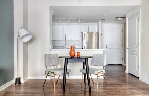 North Bethesda Appartement | Serene North Bethesda 1BR w/ W/D, Pool & Gym, nr Metro, by Blueground