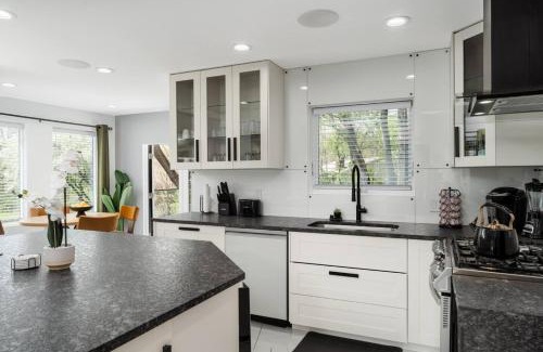 Rockford Maison | Serene Oasis Near Rock River