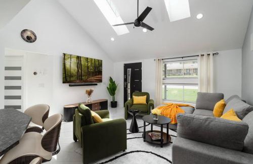 Rockford Maison | Serene Oasis Near Rock River