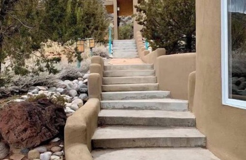 Ojo Caliente Maison | Serene Ojo Casita / mtn. views