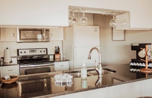 Table Rock Copropriété | Serene on 17 Pointe Royale Walk-In Condo, Water Views