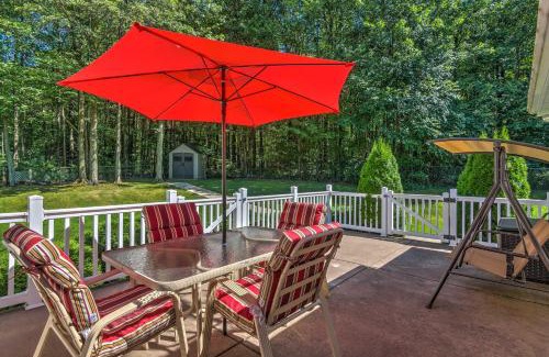 Orchard Park Appartement | Serene Orchard Park Apartment Large Yard and Patio!