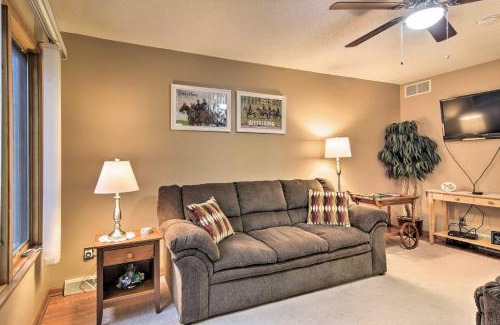 Orchard Park Appartement | Serene Orchard Park Apartment Large Yard and Patio!