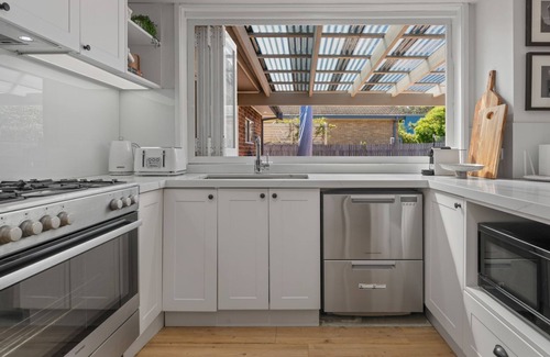 Culburra Beach Maison | Serene - Pet Friendly with Swimming Pool