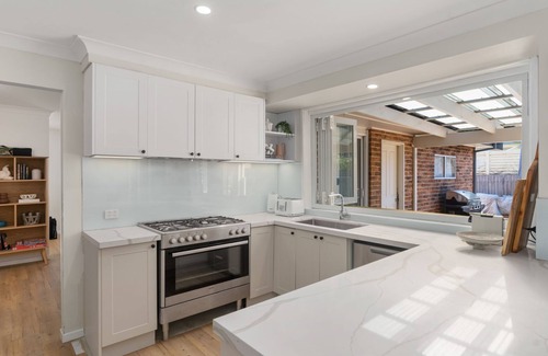 Culburra Beach Maison | Serene - Pet Friendly with Swimming Pool
