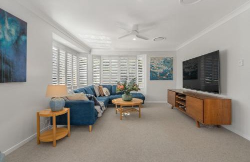 Culburra Beach Maison | Serene Pet Friendly with Swimming Pool