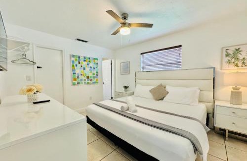 Sunrise Villa | Serene Pool, Lake & Canal View In Sunrise, Florida