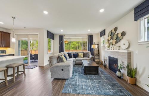 Port Orchard Maison | Serene Port Orchard Retreat - 3BR 3BA with Trails and Amazing Views