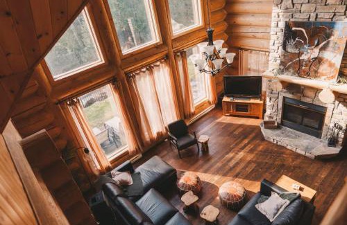 Fiddler Lake Resort Chalet De Ski | Serene Private Escape, Pool, Hot Tub, Sauna, Views