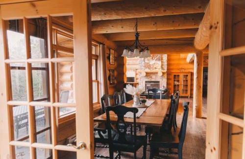 Fiddler Lake Resort Chalet De Ski | Serene Private Escape, Pool, Hot Tub, Sauna, Views