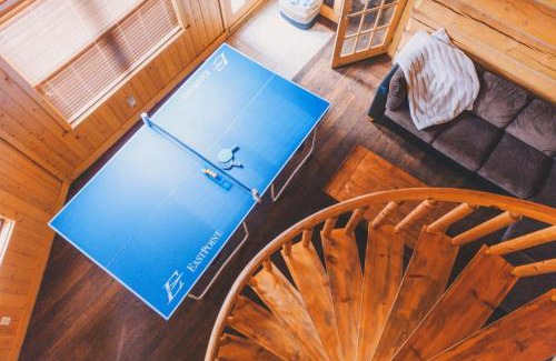 Fiddler Lake Resort Chalet De Ski | Serene Private Escape, Pool, Hot Tub, Sauna, Views