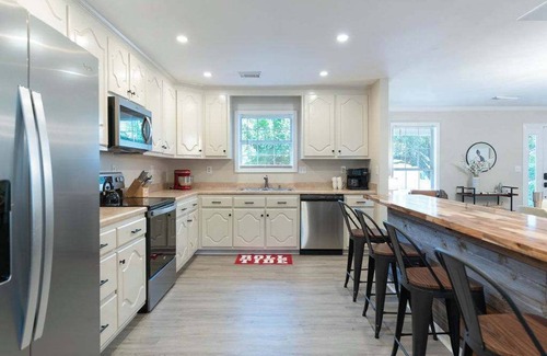 Tuscaloosa Maison | Serene Heated Pool Overlooking Pasture, 15 Min to UA