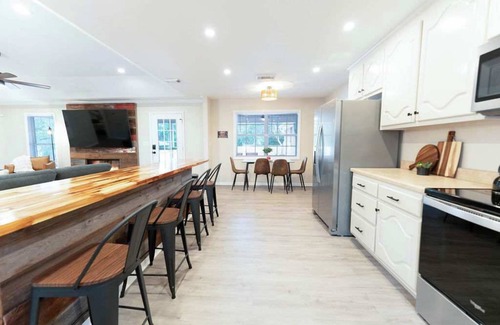 Tuscaloosa Maison | Serene Heated Pool Overlooking Pasture, 15 Min to UA