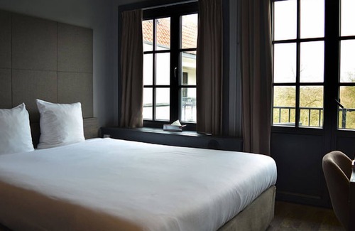 Municipality of Wassenaar Hôtel | Serene Sanctuary | Perfect for Relaxation Near Scenic Outdoor & Beach Vibes