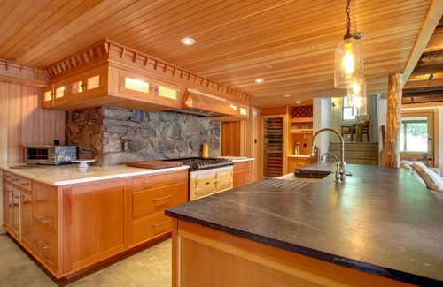 Silver Bay Maison | Serene Silver Bay Home on Lake George w/ Boat Slip