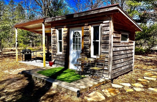 Bitely Cabine | Serene Sleeper Cabin escape in the woods