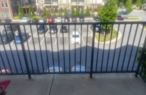 Northlake Appartement | Serene-studio apartment with fitness room and terrace in delightful Tucker.