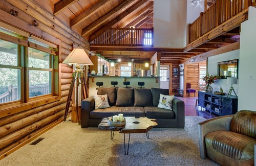 Bassett Cabine | Serene Twin Lakes Cabin w/ Fire Pit & Fireplace!