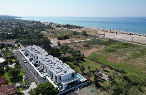Nea Iraklia Villa | Serene Villas Halkidiki - Cfront
