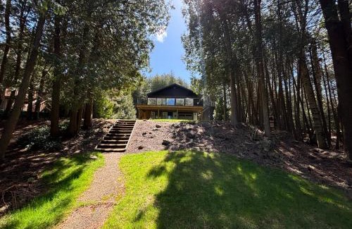 Wiarton Chalet De Ski | Serene Waterfront Retreat