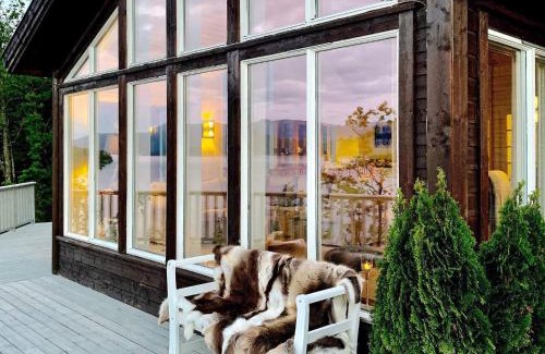 Sveio Maison | Serene Waterfront Retreat-By Traum