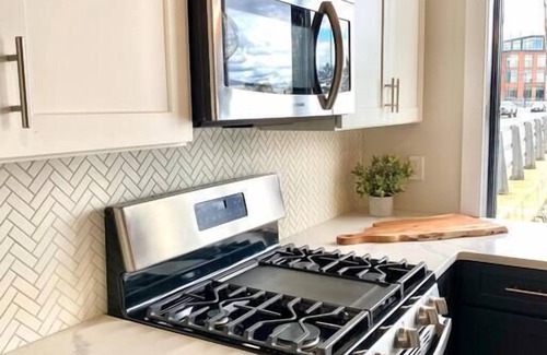 Portsmouth Appartement | Serene Waterfront Studio in Downtown Portsmouth